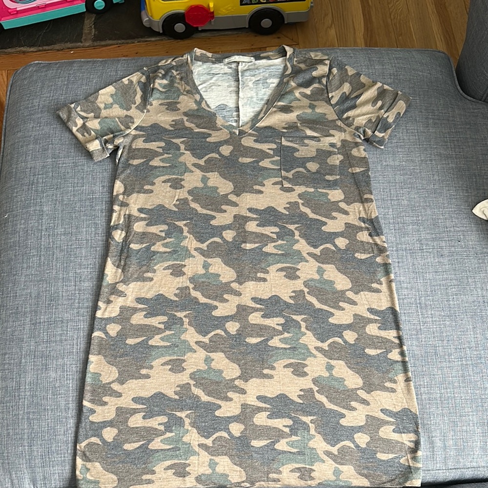 Tresics Camouflage V-Neck Dress